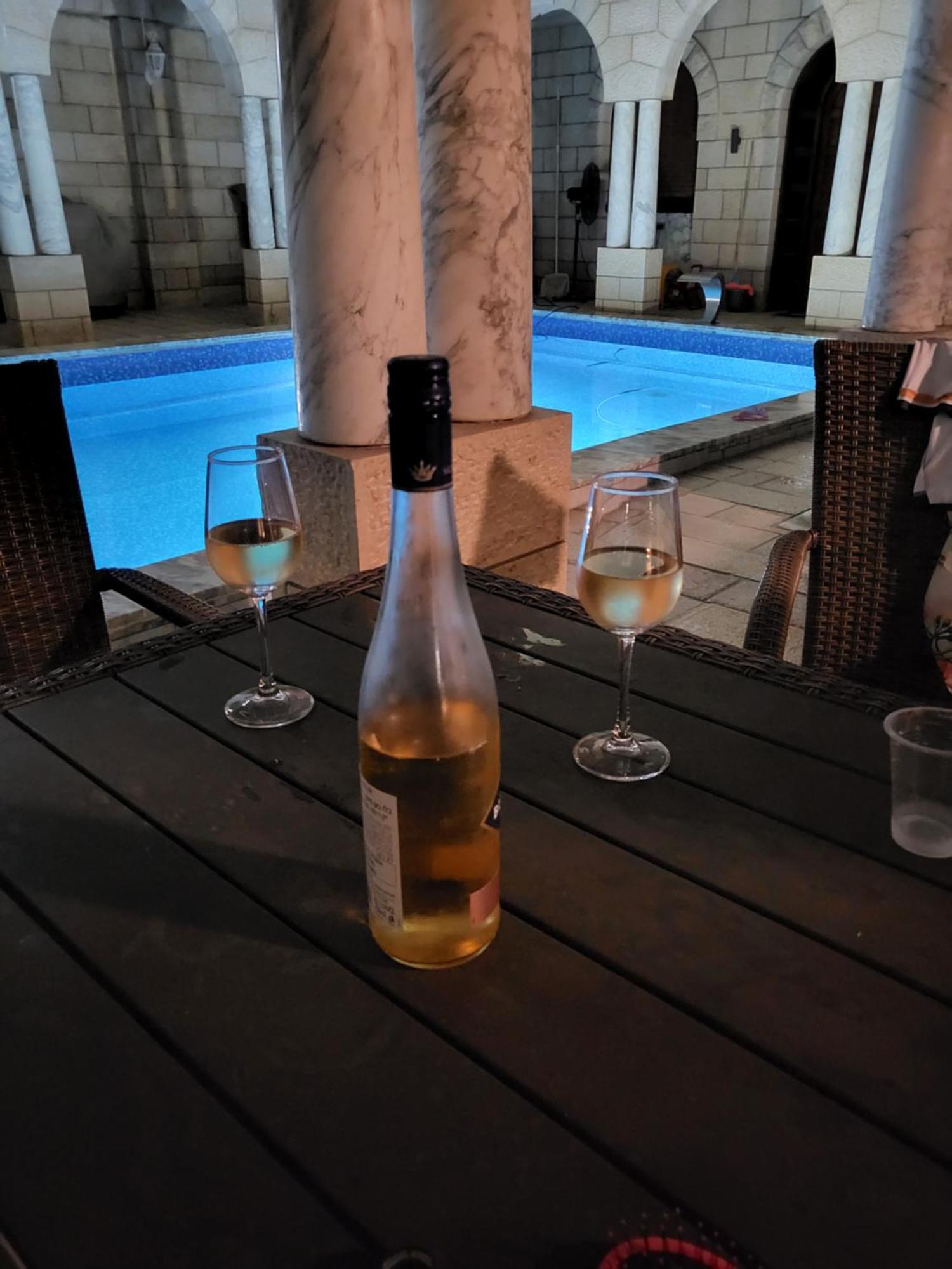 Willa Acre Luxury Castel Zewnętrze zdjęcie